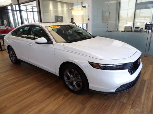 Used 2024 Honda Accord EX image 3