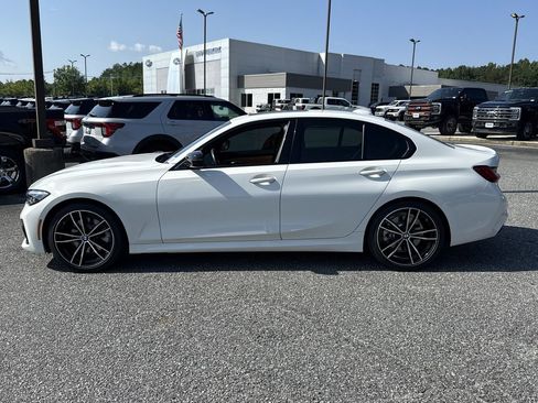 Used 2022 BMW 330i Sedan w/ M Sport Package RWD image 4