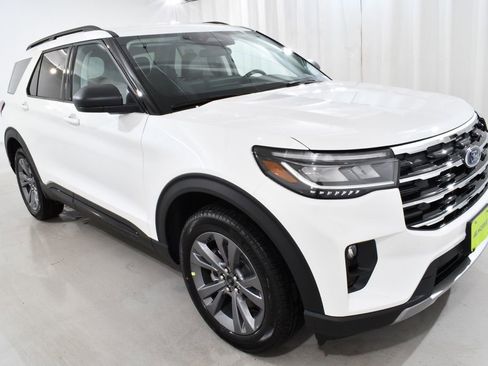 New 2026 Ford Explorer Active w/ Active Comfort Package image 5