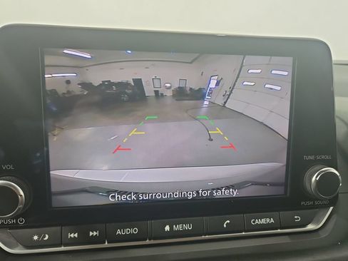 Used 2024 Nissan Rogue SV FWD image 20