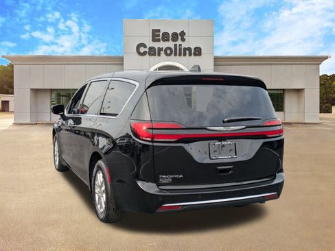 New 2026 Chrysler Pacifica Select FWD image 5