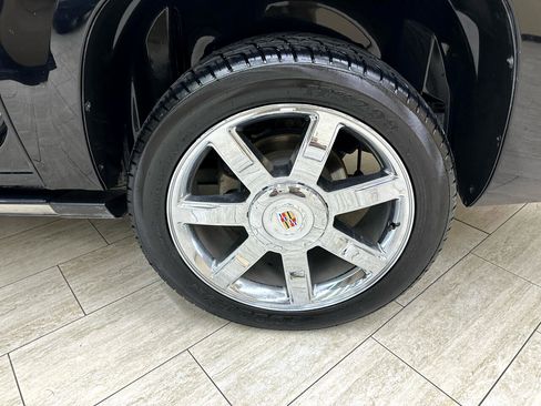 Used 2011 Cadillac Escalade EXT Premium image 34
