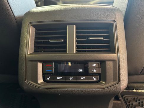 Used 2023 Volkswagen Atlas SEL Premium image 11