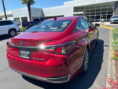 Certified 2021 Lexus ES 250 w/ Premium Package AWD/4WD image 7