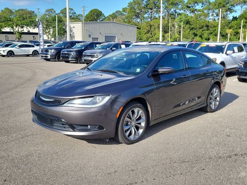 Used 2015 Chrysler 200 S w/ Navigation & Sound Group I FWD image 3