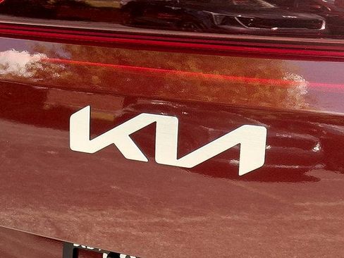 New 2026 Kia Carnival LXS image 10