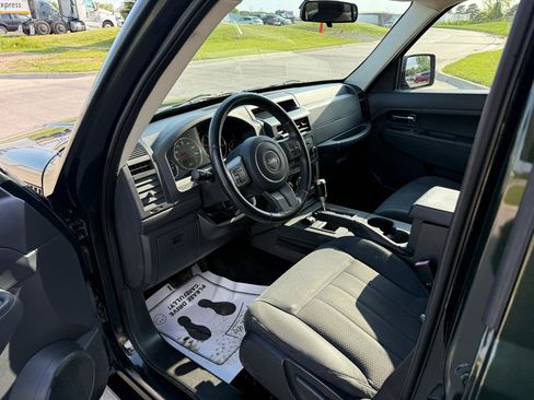 Used 2011 Jeep Liberty Sport w/ Popular Equipment Group AWD/4WD image 10