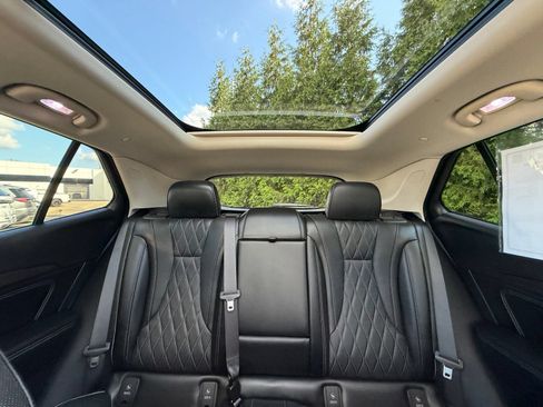 Used 2023 Buick Envision Avenir AWD/4WD image 3