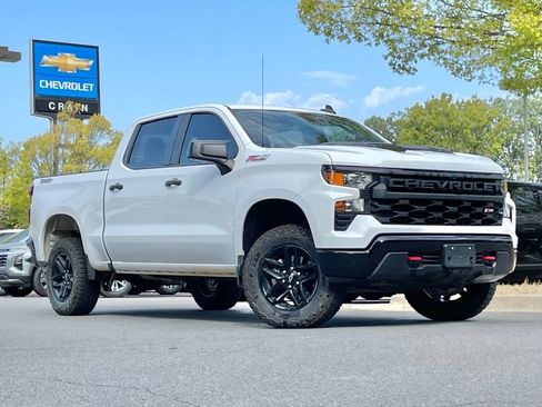Used 2023 Chevrolet Silverado 1500 Custom Trail Boss AWD/4WD image 2