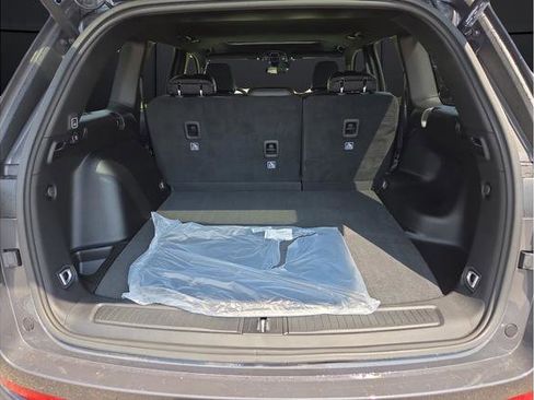 New 2025 Jeep Grand Cherokee Altitude image 14