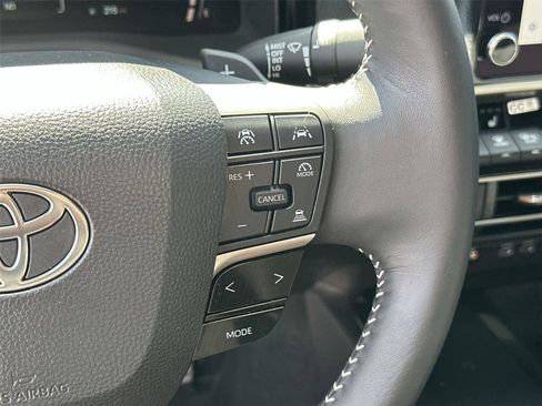 Used 2025 Toyota Camry SE w/ Convenience Package AWD/4WD image 35