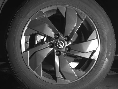 Used 2025 Nissan Rogue SV image 12