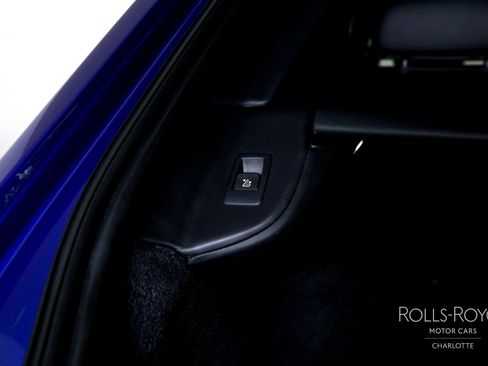 Used 2021 Rolls-Royce Cullinan Black Badge image 24