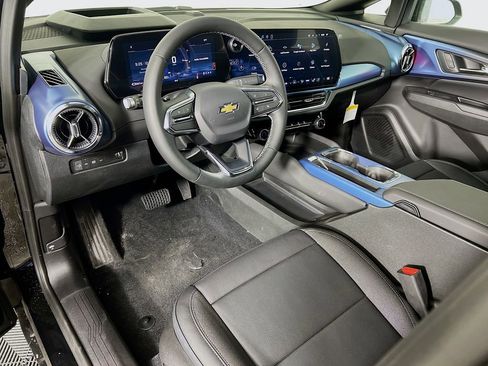 New 2026 Chevrolet Equinox EV LT image 9