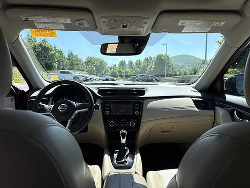 Used 2017 Nissan Rogue SL w/ SL Premium Package FWD image 19
