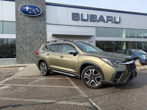 Used 2023 Subaru Ascent Limited w/ Technology Package image 2