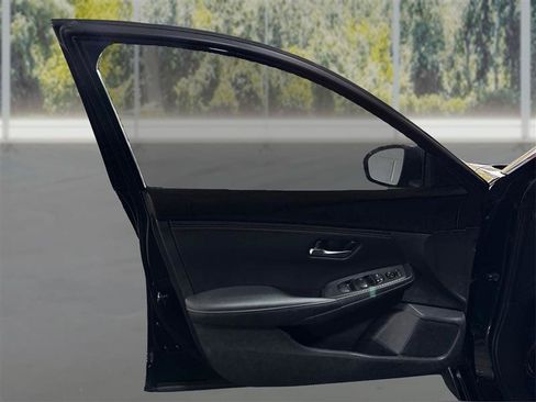 Used 2025 Nissan Sentra SV FWD image 20