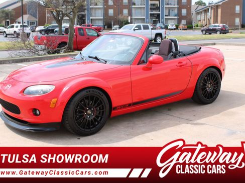 Used 2006 MAZDA MX-5 Miata Sport RWD image 1
