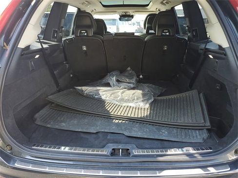 Used 2021 Volvo XC90 T6 Momentum w/ Advanced Package image 8