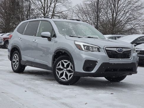 Used 2019 Subaru Forester Premium image 2