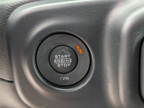 Used 2022 Jeep Wrangler Unlimited Sport AWD/4WD image 25