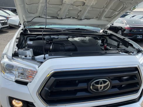 Used 2022 Toyota Tacoma SR5 AWD/4WD image 22