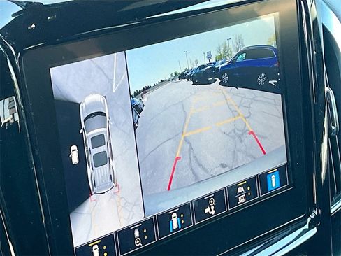 Used 2023 Chevrolet Traverse RS image 14