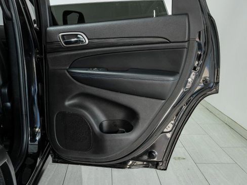 Used 2020 Jeep Grand Cherokee Laredo image 45