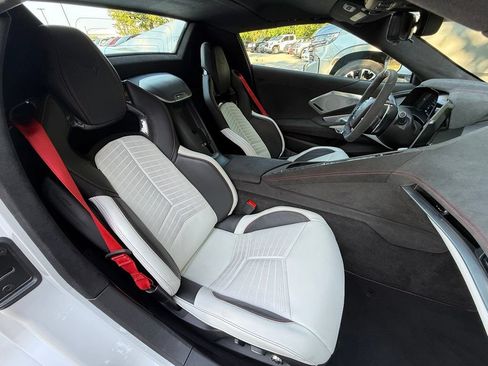 Used 2023 Chevrolet Corvette Stingray Premium Conv w/ Z51 Performance Package RWD image 35