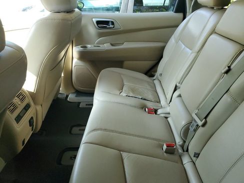 Used 2017 Nissan Pathfinder SL w/ SL Tech Package FWD image 10