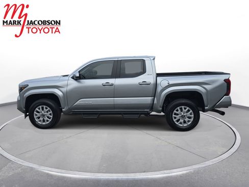 Used 2024 Toyota Tacoma SR5 image 15