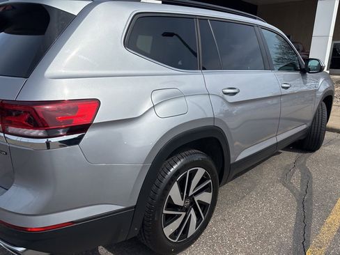 Used 2025 Volkswagen Atlas SE image 7