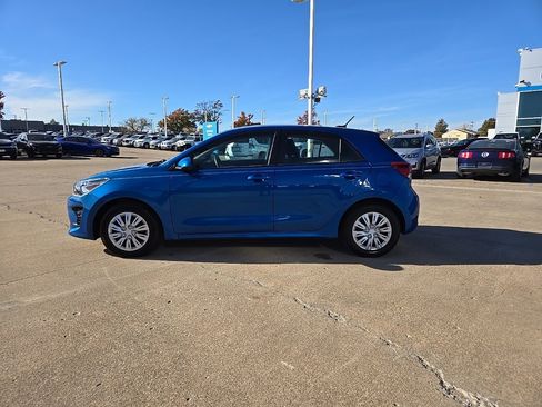 Used 2021 Kia Rio S image 2