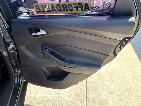 Used 2012 Ford Focus SE FWD image 15
