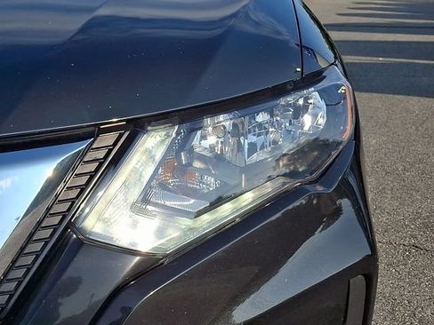 Used 2020 Nissan Rogue SV AWD/4WD image 9