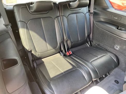 Used 2023 Jeep Grand Cherokee L Overland w/ Luxury Tech Group IV AWD/4WD image 40