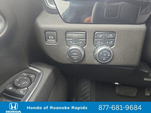 Used 2025 GMC Sierra 1500 SLT AWD/4WD image 25