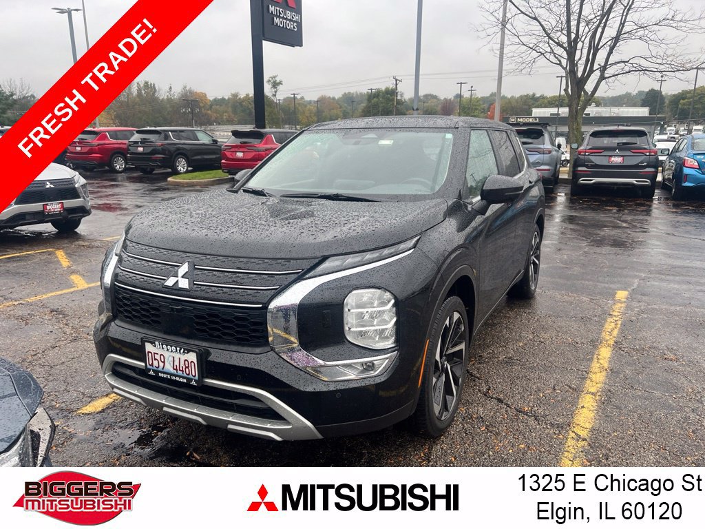 Used 2023 Mitsubishi Outlander SE AWD/4WD image 1