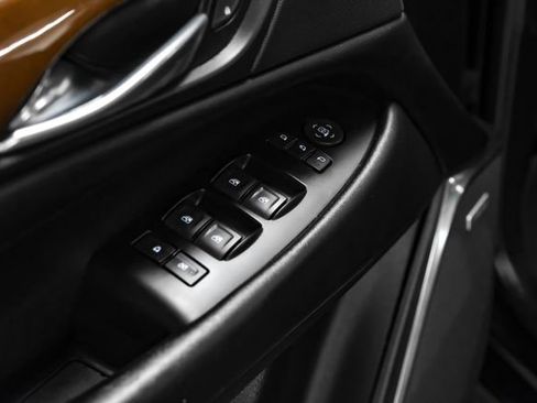 Used 2018 Cadillac Escalade Luxury RWD image 46
