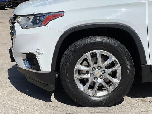 Used 2019 Chevrolet Traverse LT FWD image 25