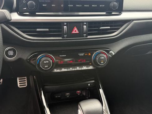 Used 2022 Kia Forte GT-Line w/ GT-Line Premium Package FWD image 17