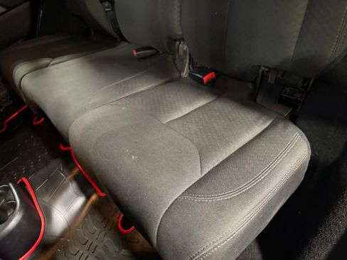 Used 2016 Jeep Wrangler Unlimited Sport AWD/4WD image 32
