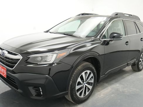 Used 2021 Subaru Outback Premium AWD/4WD image 3