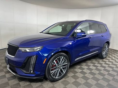Used 2023 Cadillac XT6 Sport image 7