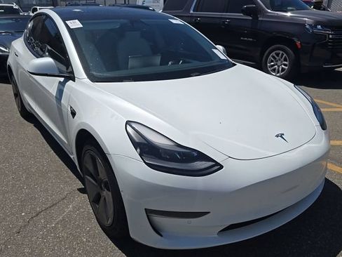 Used 2021 Tesla Model 3 Standard Range Plus RWD image 4