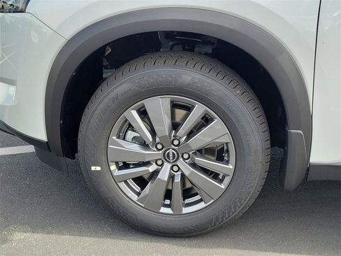 New 2025 Nissan Pathfinder SV w/ Black Appearance Package image 18