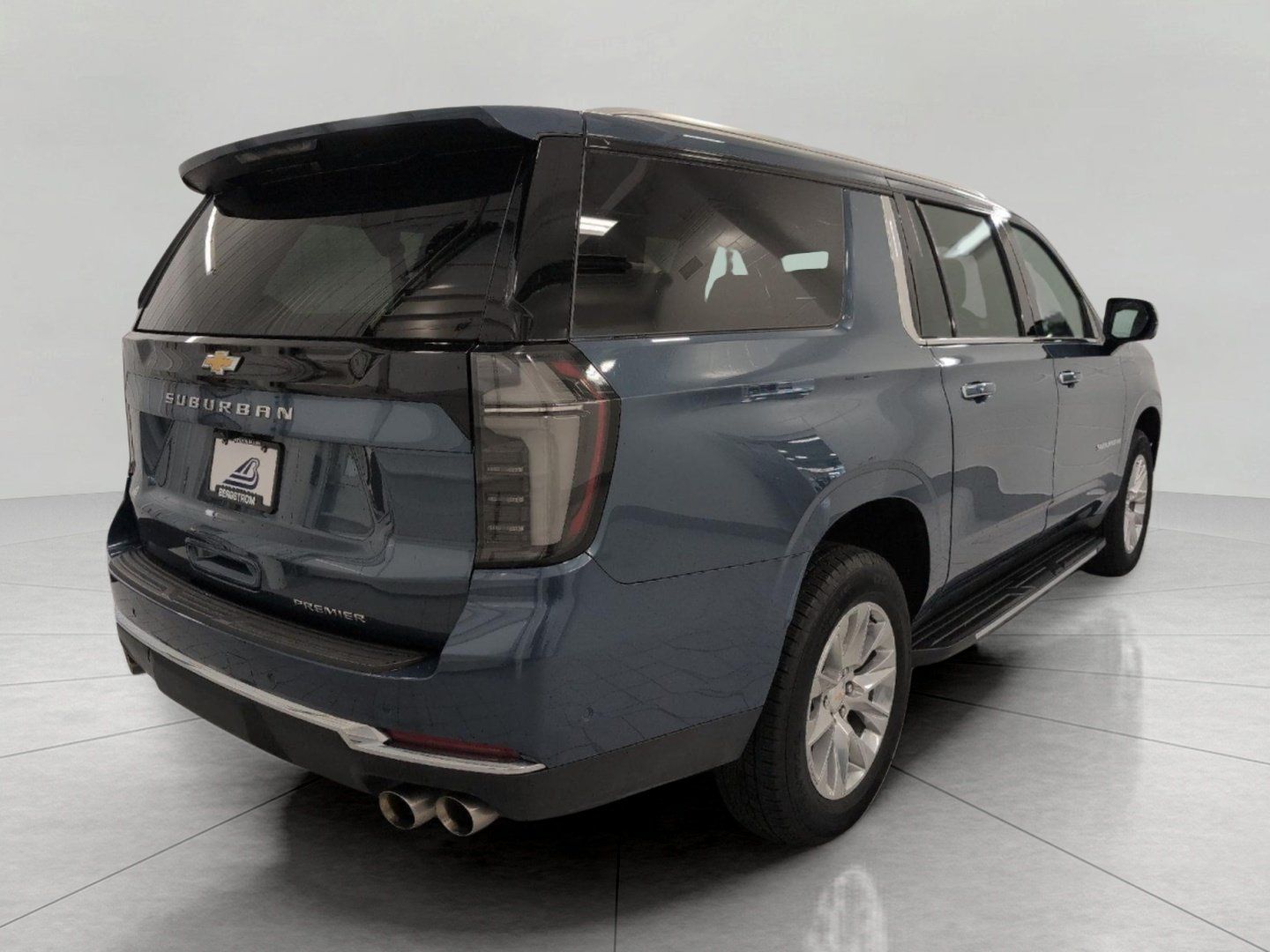 Used 2025 Chevrolet Suburban Premier AWD/4WD image 19
