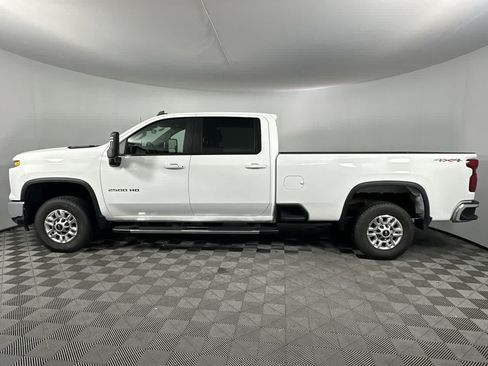 Used 2025 Chevrolet Silverado 2500 LT w/ Convenience Package AWD/4WD image 5