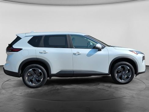 Used 2025 Nissan Rogue SV AWD/4WD image 8