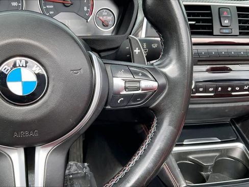 Used 2016 BMW M4 Convertible RWD image 23